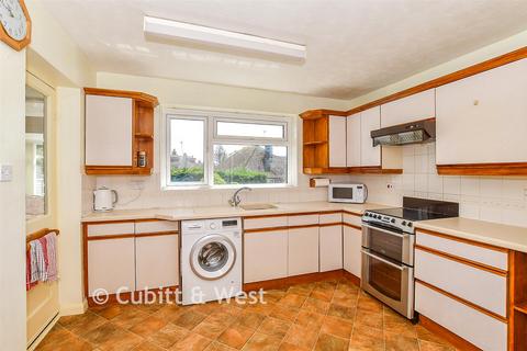 2 bedroom detached bungalow for sale, Coldharbour Lane, Heathfield TN21