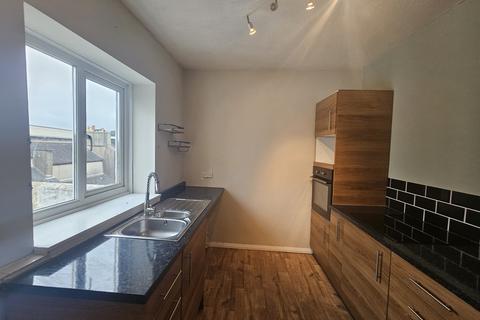 1 bedroom house to rent, Church Court, Torquay, TQ2