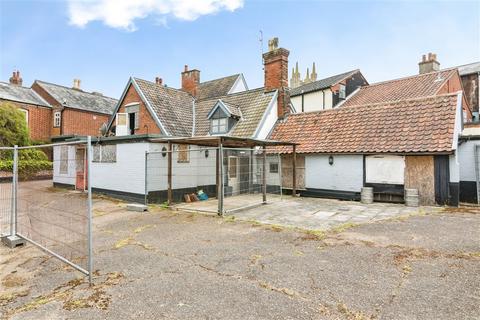Property for sale, Market Place, BUNGAY