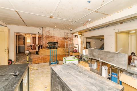 Property for sale, Market Place, BUNGAY
