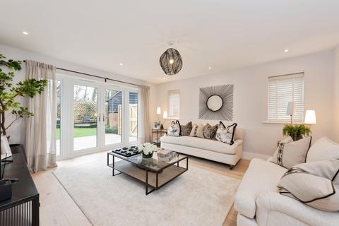 Huntersfield Farm, Fairlawn Road, Banstead, Surrey, SM7