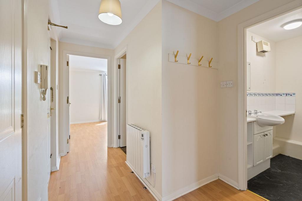 Apartment in Edinburgh, Leith - View 6