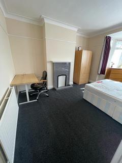 1 bedroom in a house share to rent, Great West Road, OSTERLEY TW5