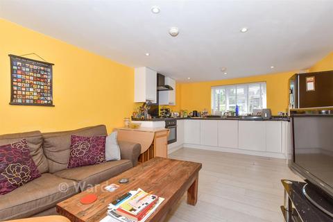 1 bedroom ground floor flat for sale, Falmouth Place, Five Oak Green, Kent