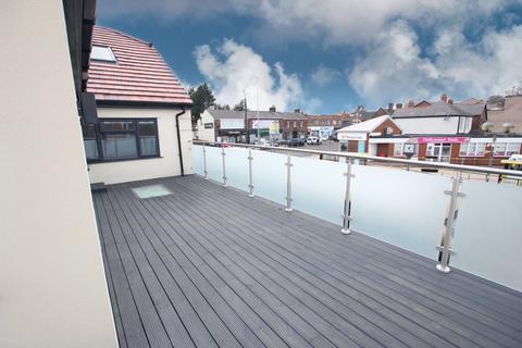 3 bedroom apartment for sale, Telegraph Road, Heswall, CH60