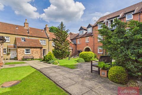 1 bedroom ground floor flat for sale, Strawberry Court, Scarborough