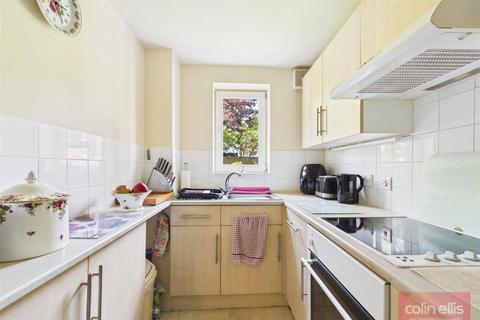 1 bedroom ground floor flat for sale, Strawberry Court, Scarborough