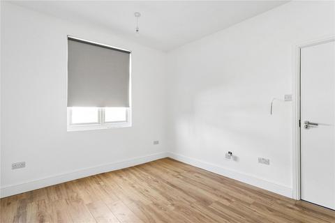 Studio to rent, Rock Street, London, N4