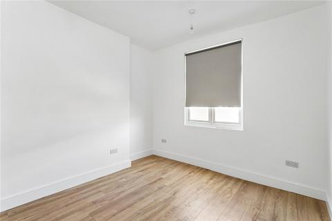 Studio to rent, Rock Street, London, N4