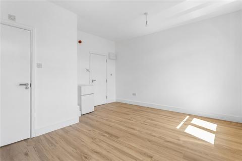 Studio to rent, Rock Street, London, N4