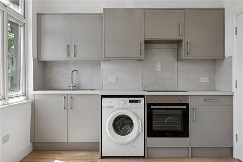 Studio to rent, Rock Street, London, N4