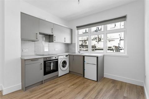 Studio to rent, Rock Street, London, N4