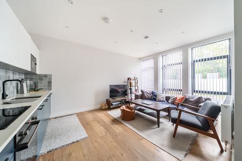 Littleworth Road, Esher, KT10