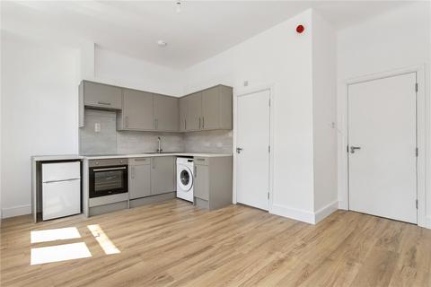 Studio to rent, Rock Street, London, N4