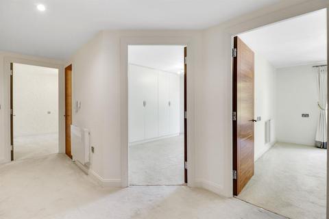 2 bedroom apartment for sale, Manor Park Road, Chislehurst, BR7 5FT