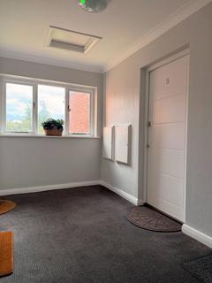 1 bedroom flat for sale, The Avenue, Northwood