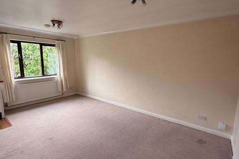 1 bedroom flat for sale, The Avenue, Northwood