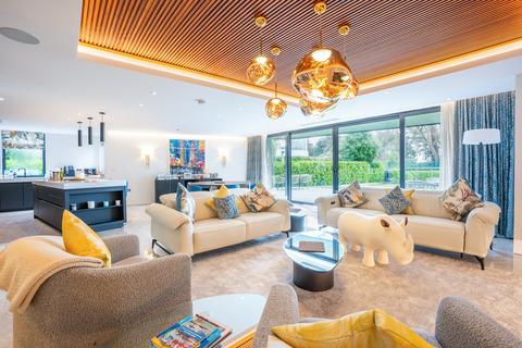 3 bedroom apartment for sale, Martello Park, Canford Cliffs, Poole, Dorset, BH13