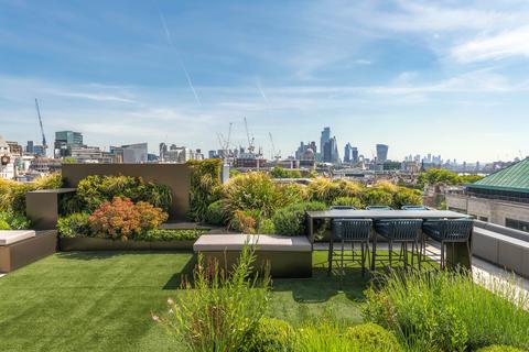 undefined, Strand, London WC2R