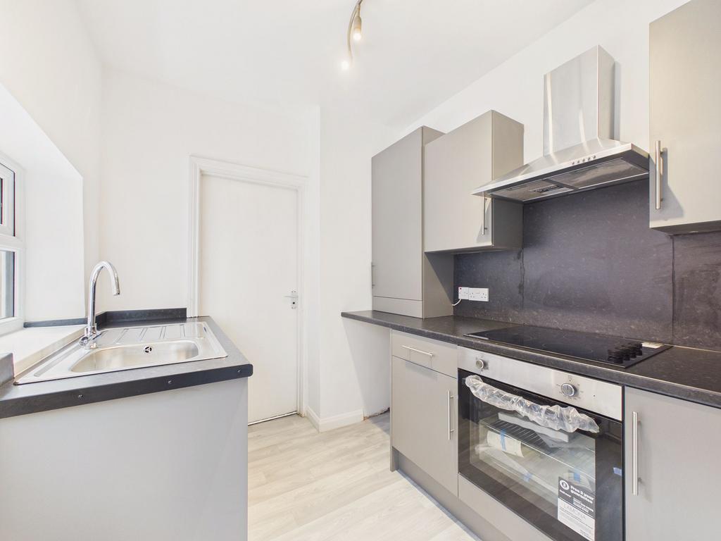 Apartment in Newcastle upon Tyne, South Gosforth - View 2