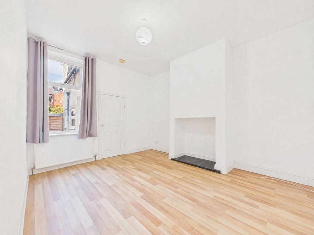 Apartment in Newcastle upon Tyne, South Gosforth - View 3