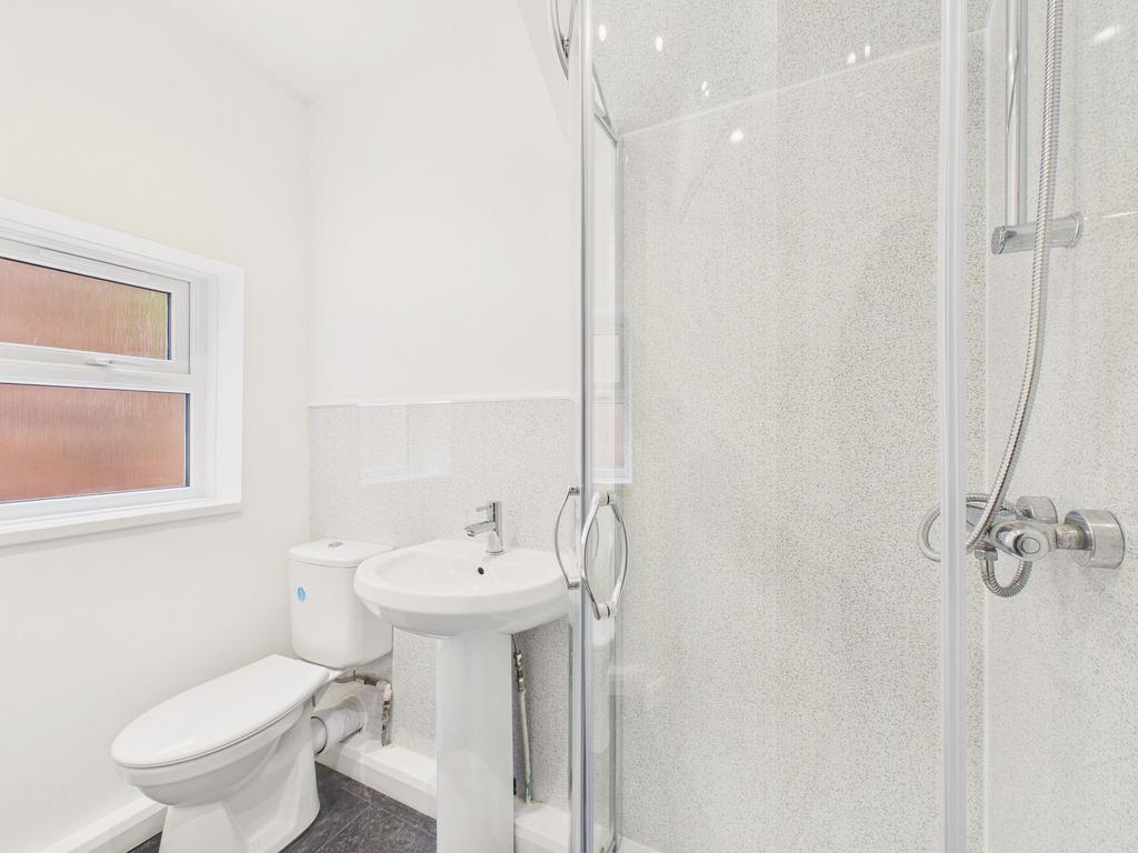 Apartment in Newcastle upon Tyne, South Gosforth - View 4