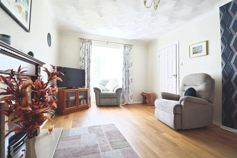 3 bedroom detached house for sale, Clos Tawe, Barry