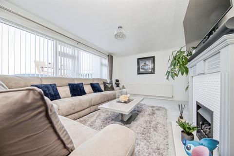 3 bedroom semi-detached house for sale, Dawnbrook Close, Ipswich