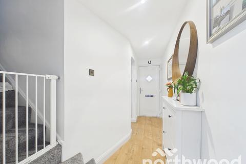 3 bedroom terraced house for sale, Oak Tree Road, Ashford, TN23