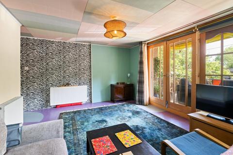 3 bedroom flat for sale, Queen's Park Court, Edinburgh, EH8