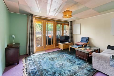 3 bedroom flat for sale, Queen's Park Court, Edinburgh, EH8