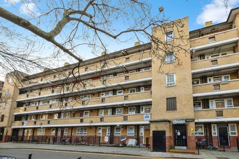 3 bedroom flat for sale, Gill Street, London, E14