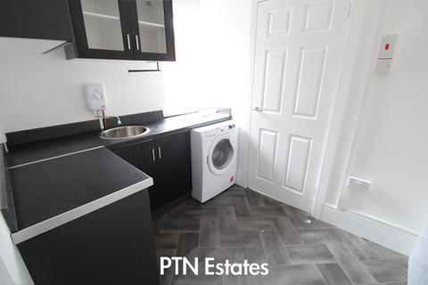 1 bedroom flat to rent, Halesowen Road, Netherton, Dudley