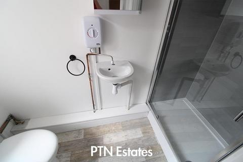 1 bedroom flat to rent, Halesowen Road, Netherton, Dudley