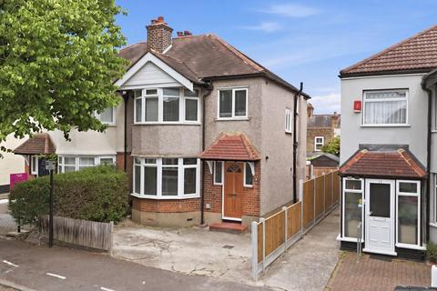 Queens Grove Road, Chingford