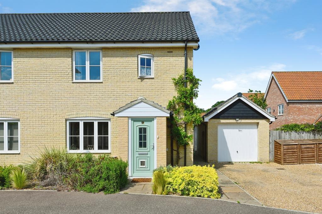 3 bedroom semi-detached house for sale