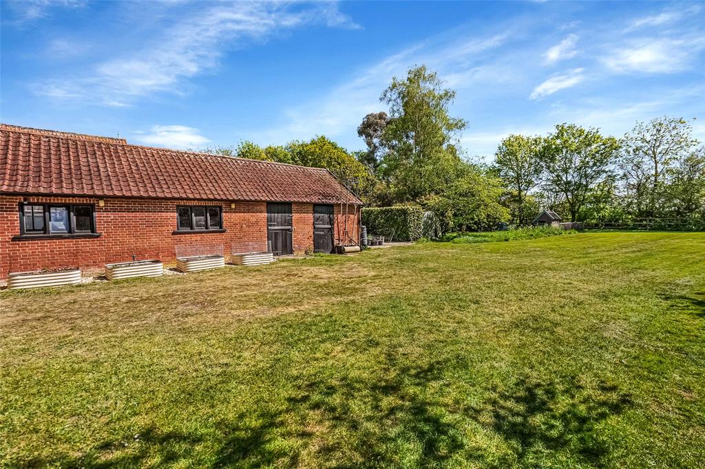 Outbuildings/Stables