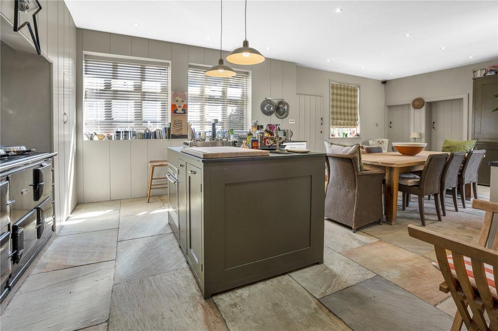 Kitchen/Breakfast Rm