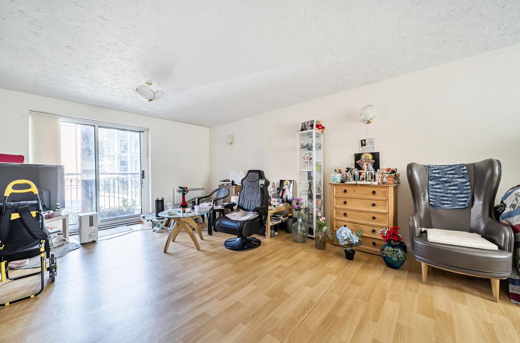 Apartment in Southampton - View 2