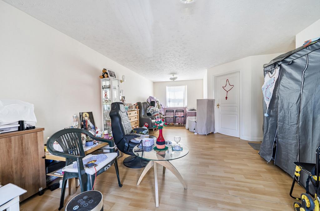 Apartment in Southampton - More