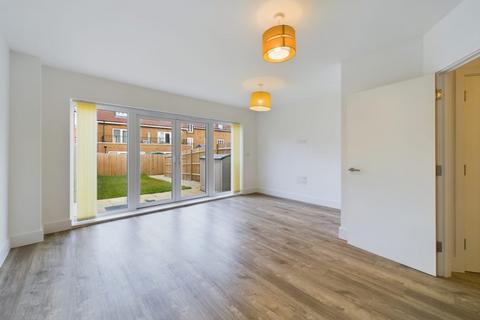 Tadworth – 3 Bedrooms House