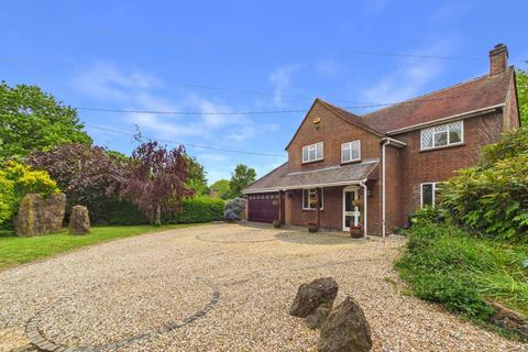 3 bedroom detached house for sale, Risborough Road