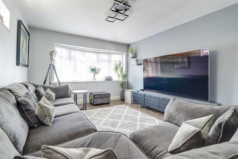 3 bedroom semi-detached house for sale, The Crescent, Hadleigh SS7