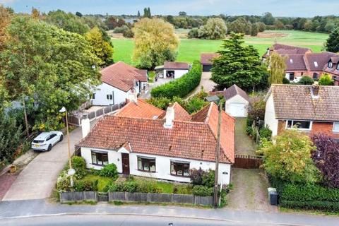 4 bedroom detached bungalow for sale, 19 Main Street, Torksey, Lincoln, Lincolnshire, LN1 2EE