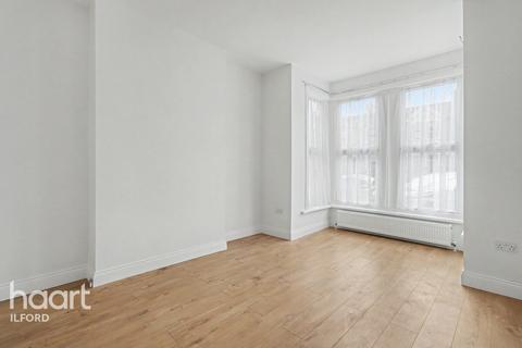 5 bedroom end of terrace house for sale, Courtland Avenue, Ilford