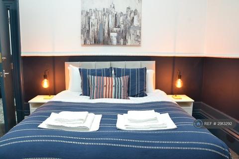 1 bedroom in a house share to rent, Chester Square, Ashton-Under-Lyne, OL6