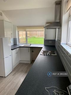 5 bedroom detached house to rent, Hillborough Road, Luton, LU1