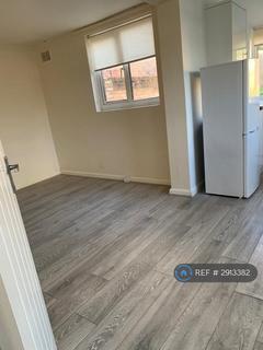 5 bedroom detached house to rent, Hillborough Road, Luton, LU1