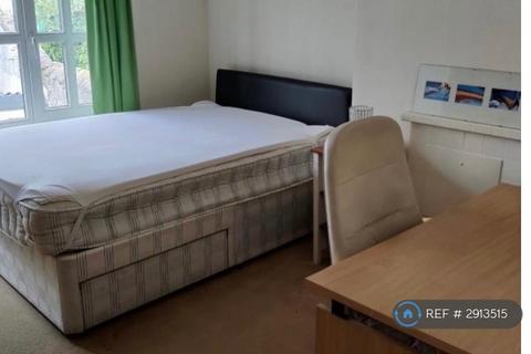 1 bedroom in a flat share to rent, Westfield Place, Dundee, DD1