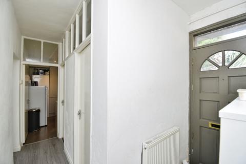 2 bedroom ground floor flat for sale, Rideout Street, London, SE18